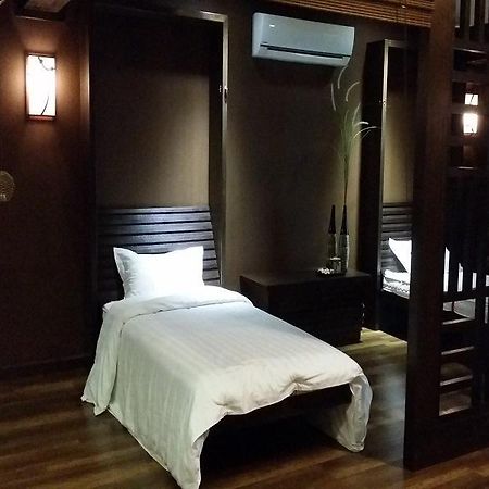Miracle Suite Ipoh Exteriör bild